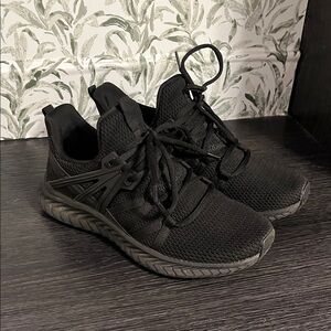 Women's Black Athletic Shoes